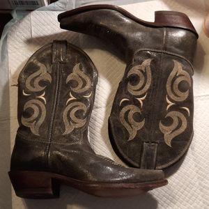 Justin Women's Western Boots 👢distressed look